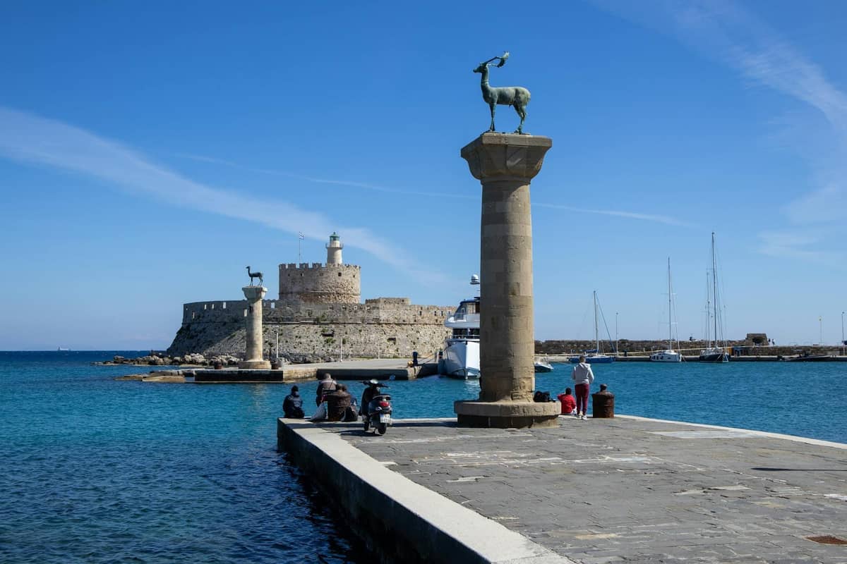 Colosse de Rhodes : histoire, lieu et vestiges | Nomado Travel