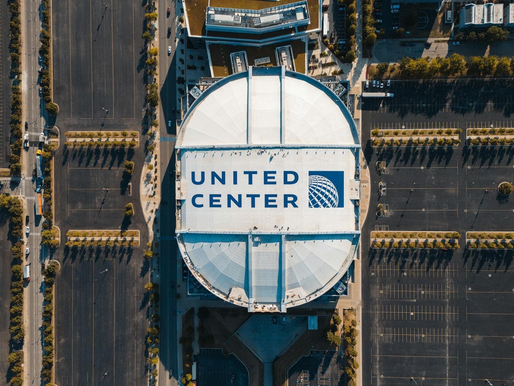 Aerial view of the United Center arena in Chicago, home to major basketball events and close to where the Chicago Sky play.